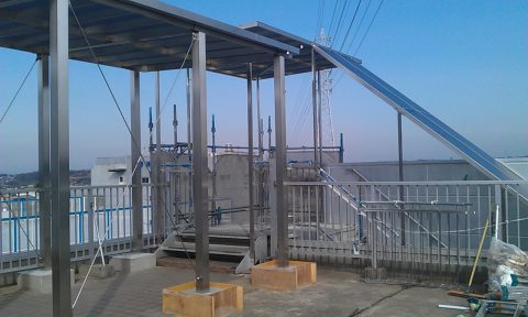 屋外通路用　屋根・手摺 2- 愛知県名古屋市で金属加工の有限会社ニーズ工業製作