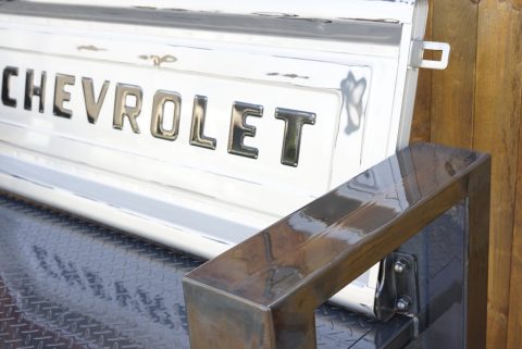 テールゲートベンチ(デザイナーズコンセプトテーブル) - 愛知県名古屋市で金属加工の有限会社ニーズ工業製作