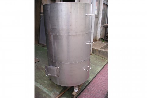三段燻製タンク - 愛知県名古屋市で金属加工の有限会社ニーズ工業製作
